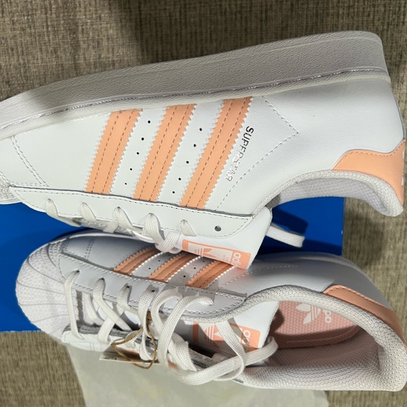 Adidas girls sneakers size 3 brand new. White and peach. - Picture 11 of 13